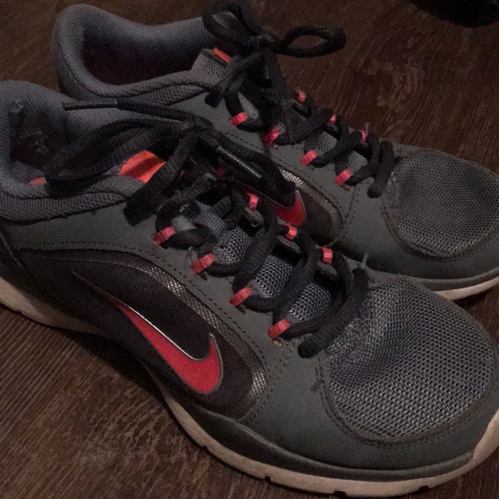 Women’s Nike’s size 7